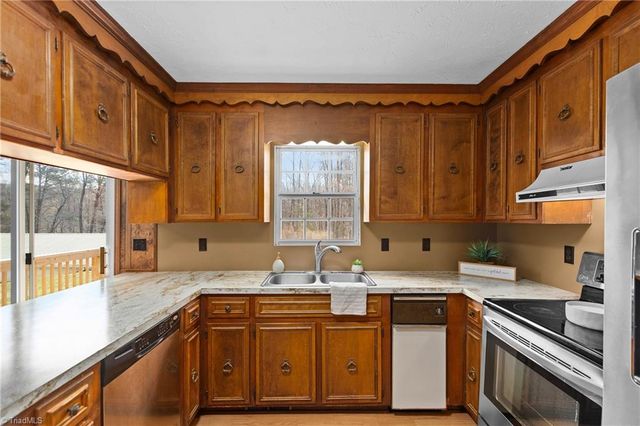 435 Seven Island Road, Danbury, NC 27016