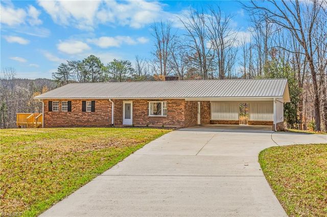 435 Seven Island Road, Danbury, NC 27016