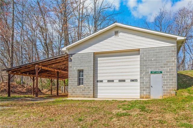 435 Seven Island Road, Danbury, NC 27016