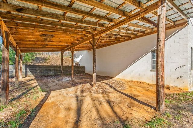 435 Seven Island Road, Danbury, NC 27016