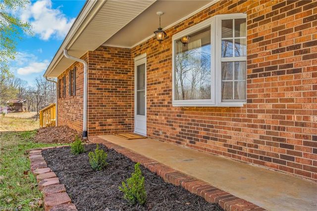 435 Seven Island Road, Danbury, NC 27016