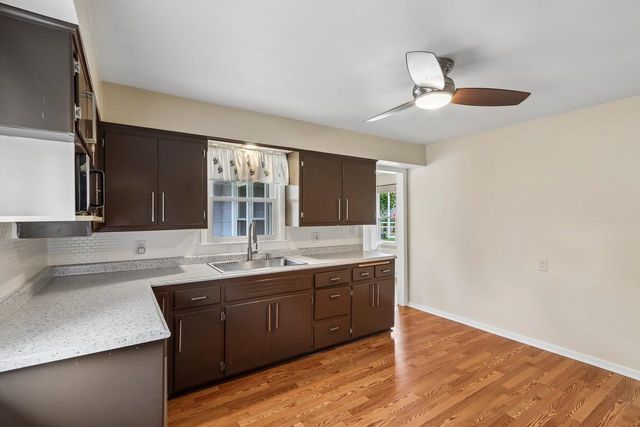 136 S Maple STREET, Oconomowoc, WI 53066