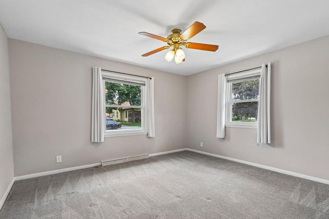 136 S Maple STREET, Oconomowoc, WI 53066