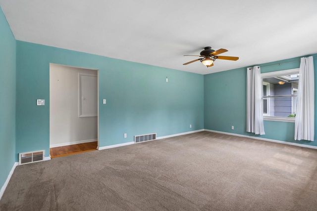 136 S Maple STREET, Oconomowoc, WI 53066