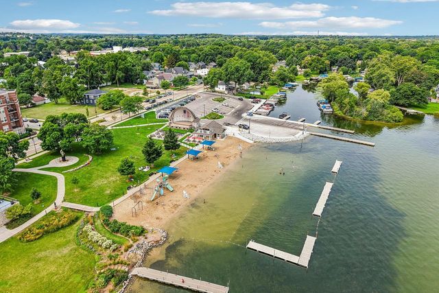 136 S Maple STREET, Oconomowoc, WI 53066