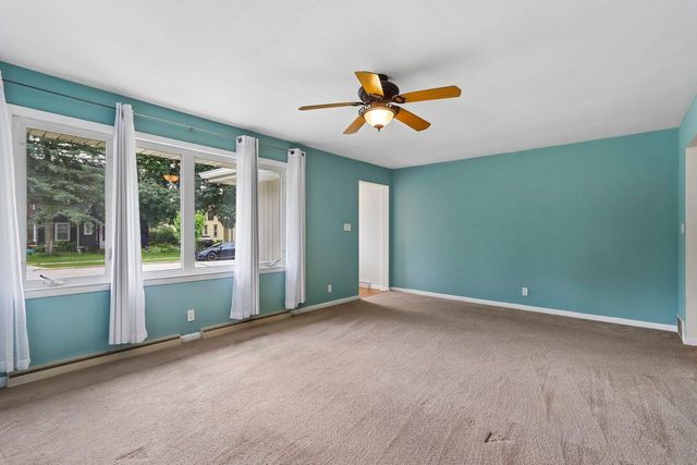 136 S Maple STREET, Oconomowoc, WI 53066