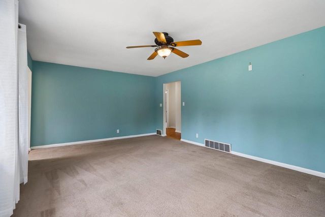 136 S Maple STREET, Oconomowoc, WI 53066