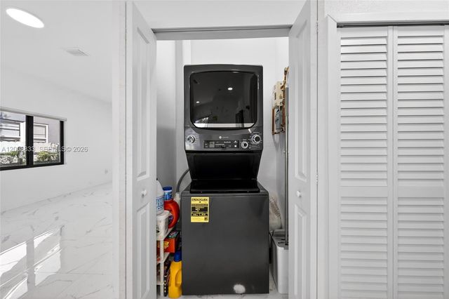 1864 NW 84th St, Miami, FL 33147