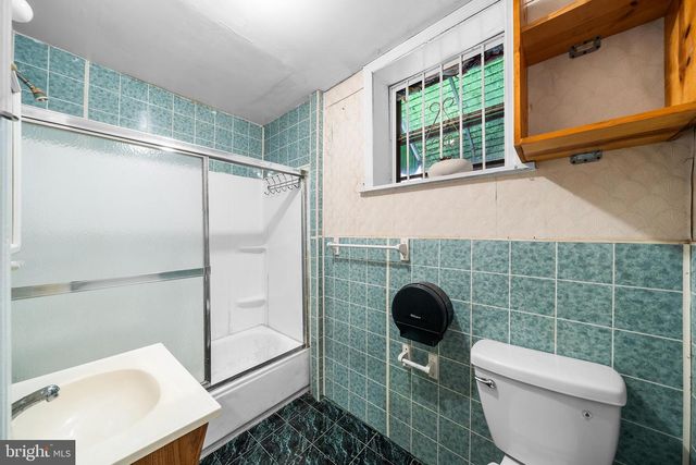 1821 E SERGEANT ST, Philadelphia, PA 19133