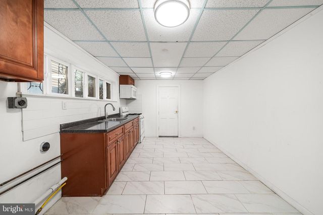 1821 E SERGEANT ST, Philadelphia, PA 19133