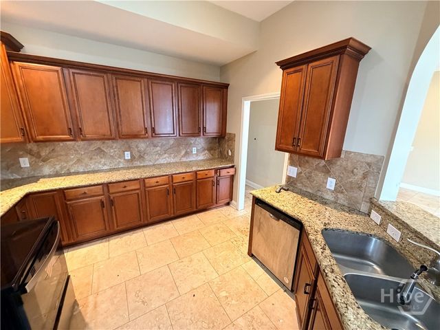 128 Winslow Circle, Savannah, GA 31407