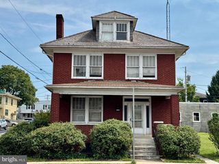 990 E PHILADELPHIA ST, York, PA 17403