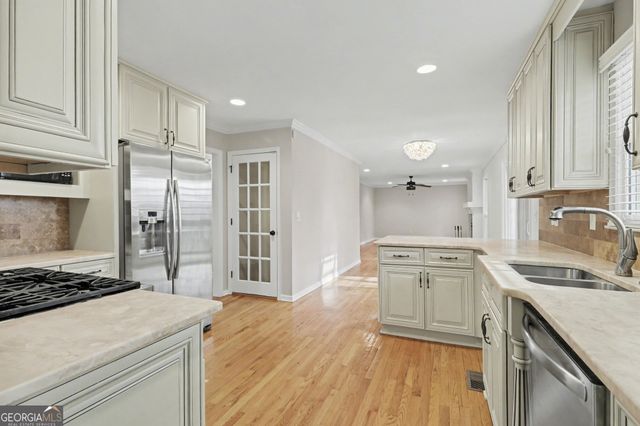 205 Marsh Glen Point, Atlanta, GA 30328