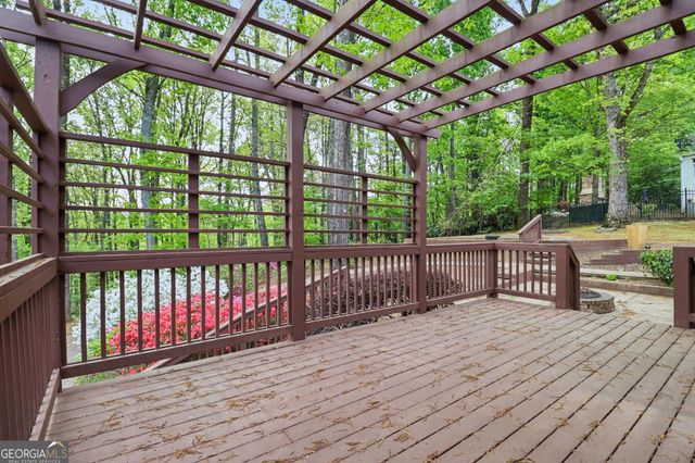 205 Marsh Glen Point, Atlanta, GA 30328