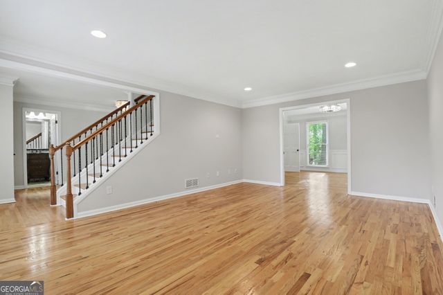 205 Marsh Glen Point, Atlanta, GA 30328