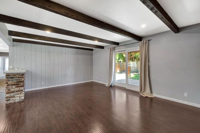 4887 E Pico Avenue, Fresno, CA 93726