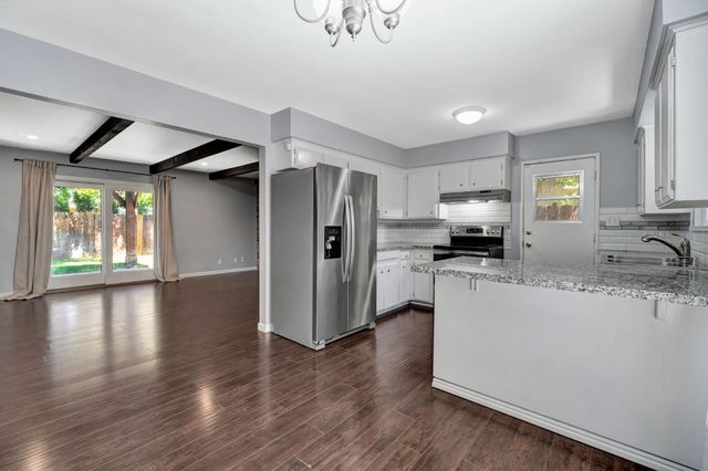 4887 E Pico Avenue, Fresno, CA 93726