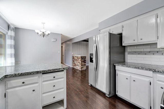 4887 E Pico Avenue, Fresno, CA 93726