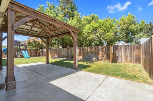 4887 E Pico Avenue, Fresno, CA 93726