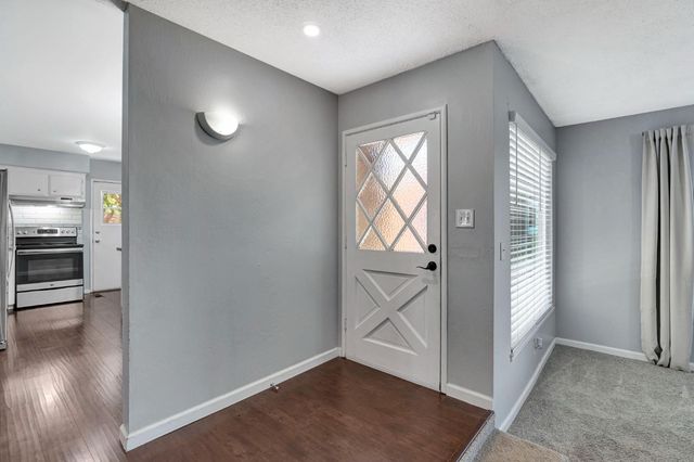 4887 E Pico Avenue, Fresno, CA 93726