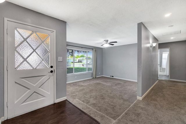 4887 E Pico Avenue, Fresno, CA 93726