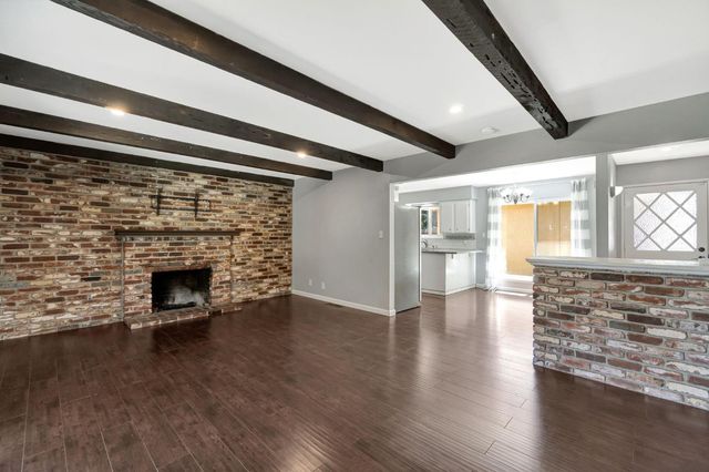 4887 E Pico Avenue, Fresno, CA 93726