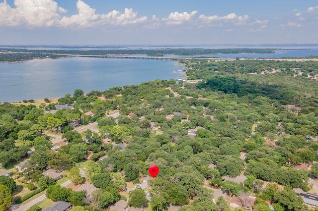 110 Bluebonnet Drive, Highland Village, TX 75077