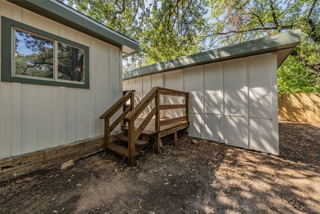 110 Bluebonnet Drive, Highland Village, TX 75077