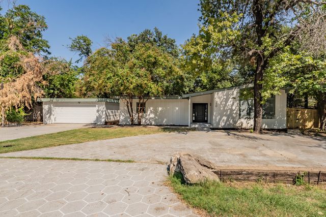 110 Bluebonnet Drive, Highland Village, TX 75077