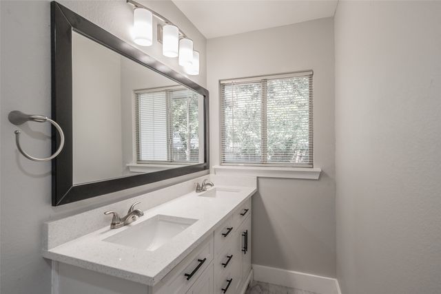 110 Bluebonnet Drive, Highland Village, TX 75077