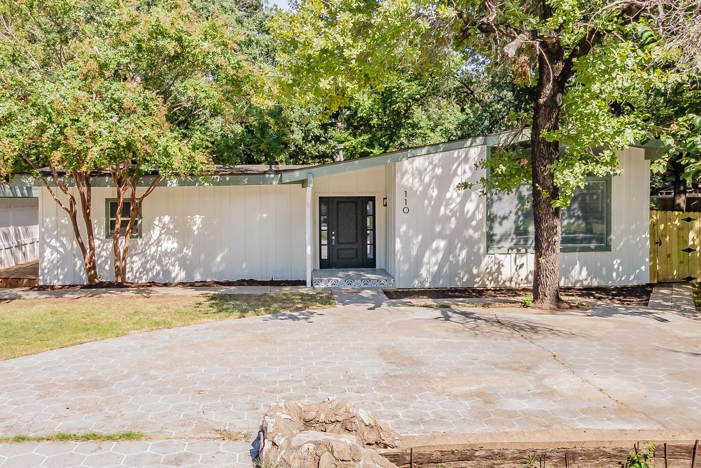 110 Bluebonnet Drive, Highland Village, TX 75077
