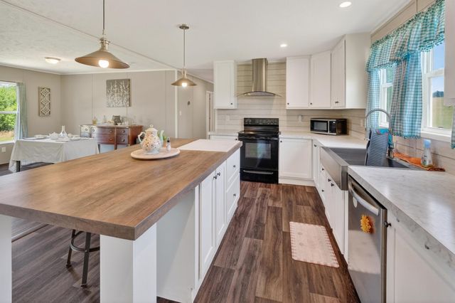 580 Melvin Hill Road, Campobello, SC 29322