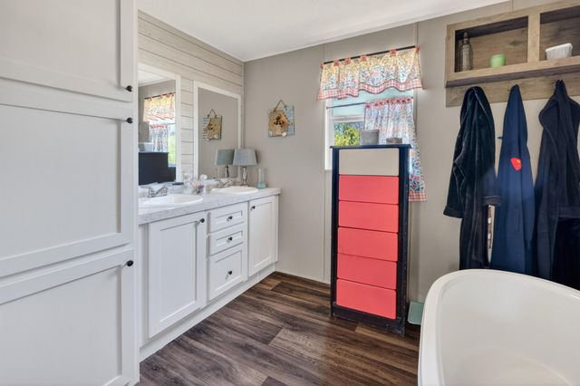 580 Melvin Hill Road, Campobello, SC 29322