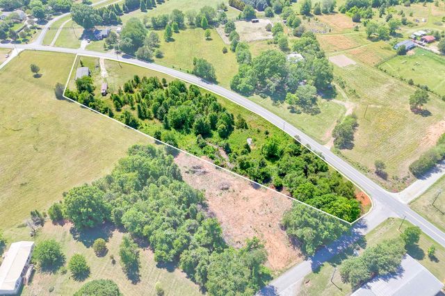 580 Melvin Hill Road, Campobello, SC 29322
