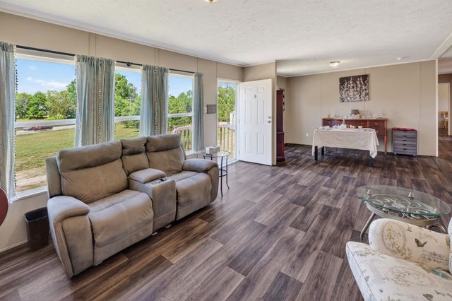 580 Melvin Hill Road, Campobello, SC 29322