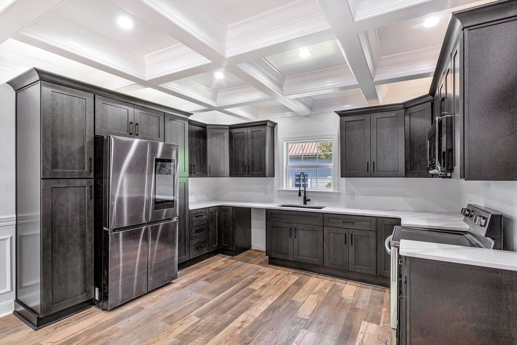 1513 Highland Ave, Columbia, TN 38401