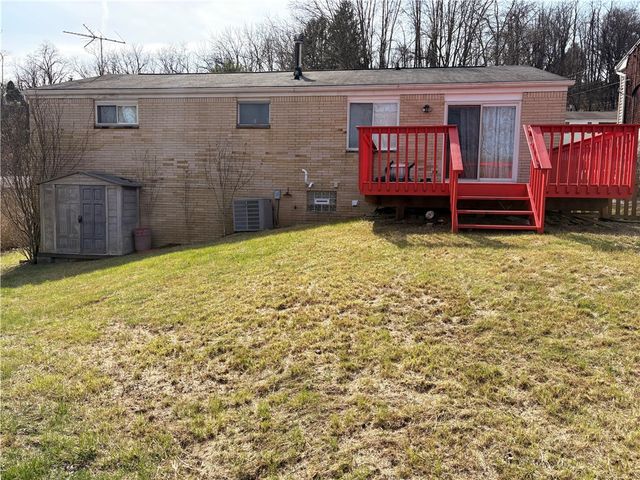 50 Dundalk Dr, Penn Hills, PA 15235