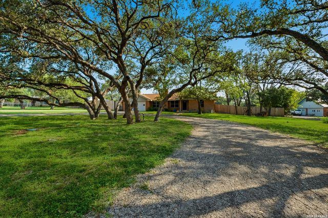 202 MESA ALTA ST, San Antonio, TX 78232