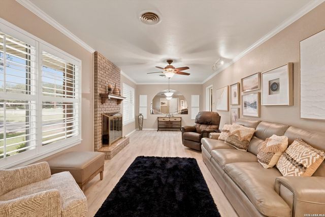 202 MESA ALTA ST, San Antonio, TX 78232