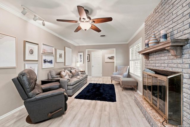 202 MESA ALTA ST, San Antonio, TX 78232