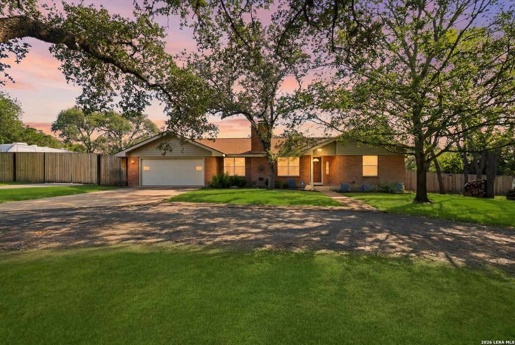 202 MESA ALTA ST, San Antonio, TX 78232