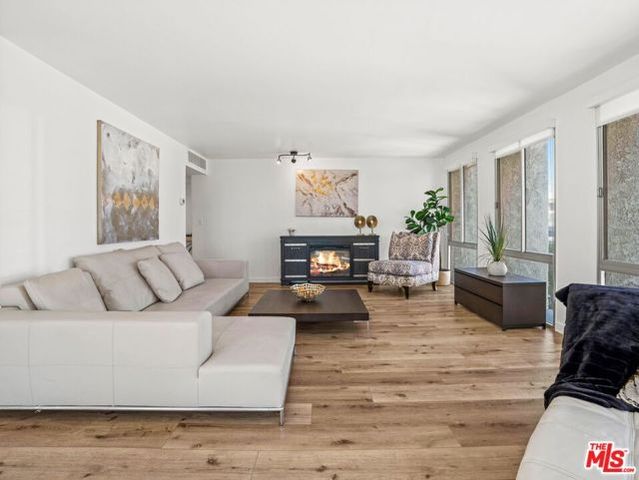 800 W 1st Street 905, Los Angeles, CA 90012