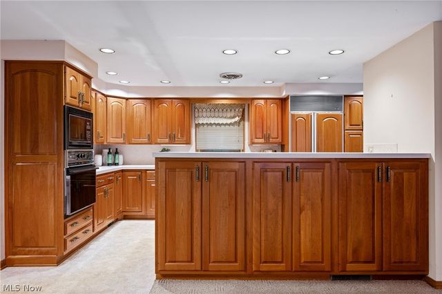 806 E Warner Road, Akron, OH 44319