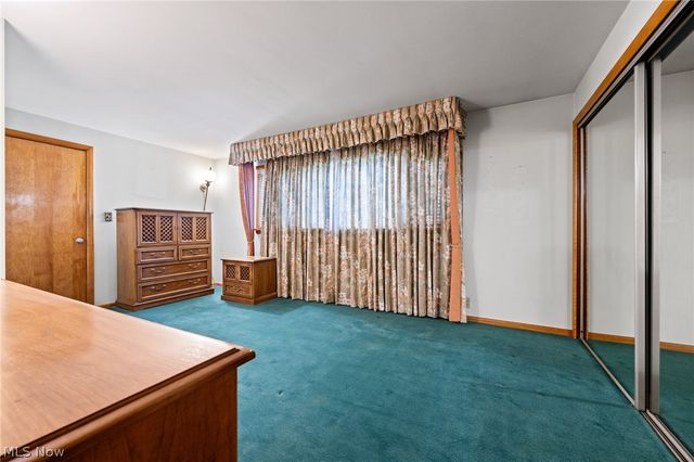806 E Warner Road, Akron, OH 44319