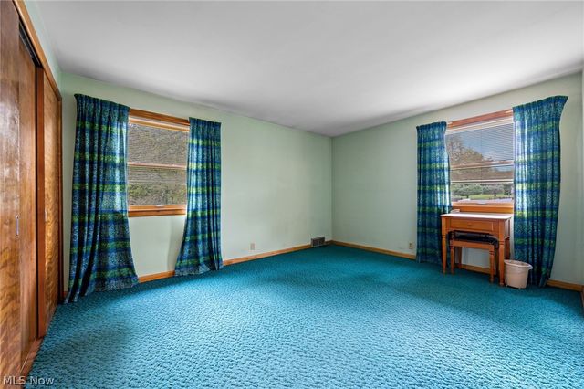806 E Warner Road, Akron, OH 44319