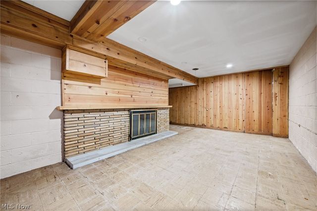 806 E Warner Road, Akron, OH 44319