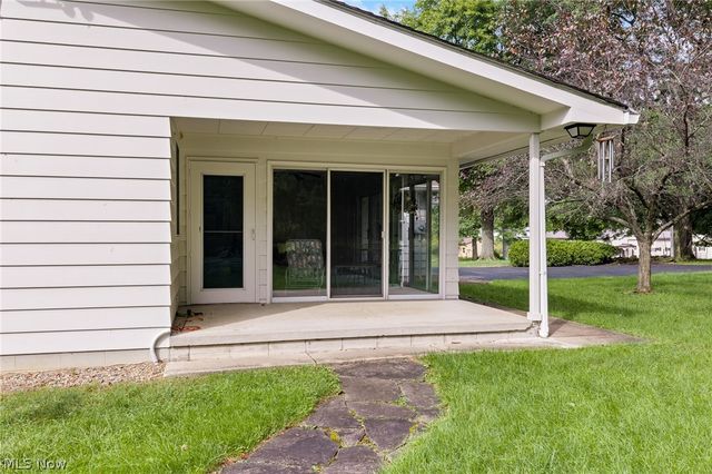 806 E Warner Road, Akron, OH 44319