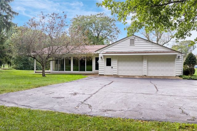 806 E Warner Road, Akron, OH 44319