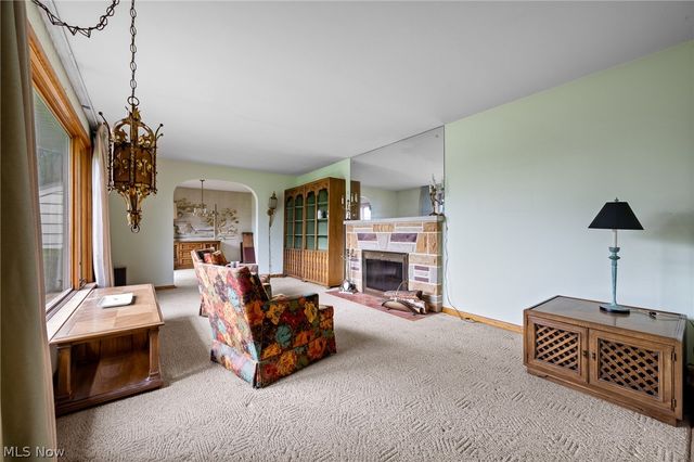 806 E Warner Road, Akron, OH 44319