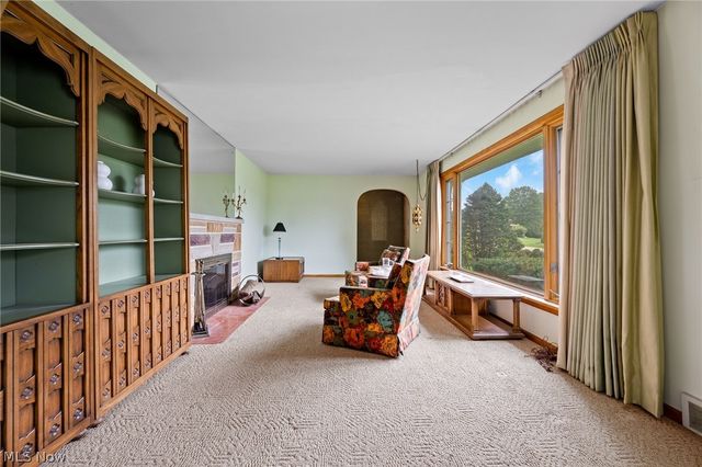 806 E Warner Road, Akron, OH 44319